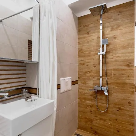 Charming One-bedroom Flat With Access To Garden София